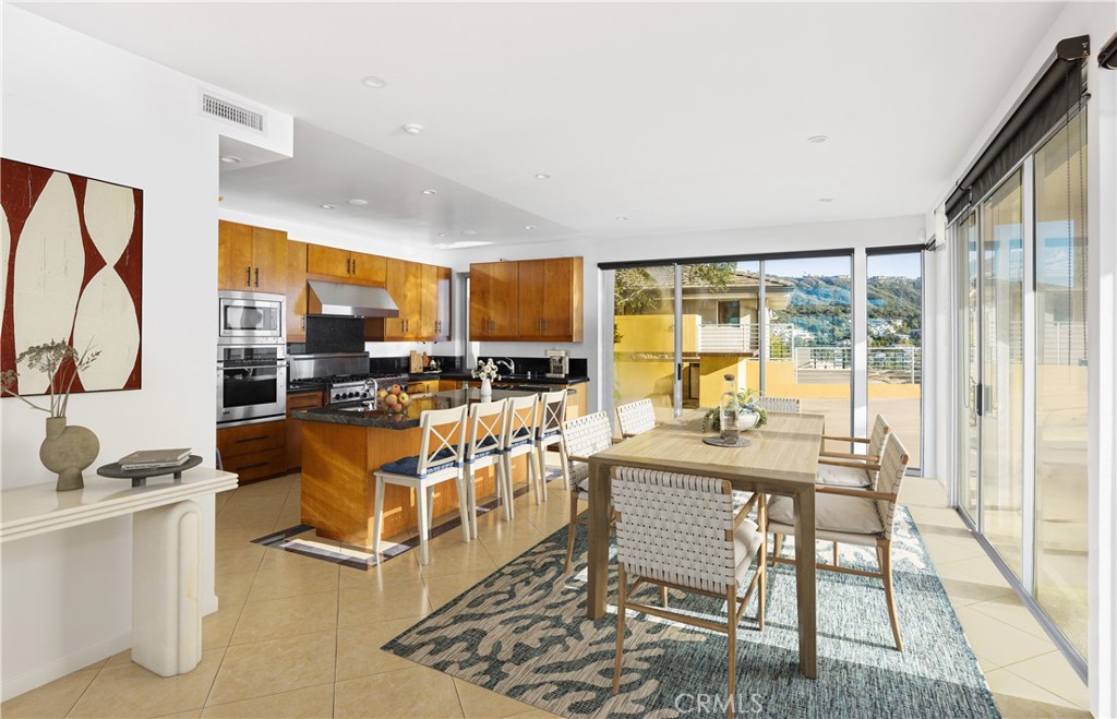 Virtual Staging - 31402 Ceanothus Drive, Laguna Beach CA 92651 - photo 11