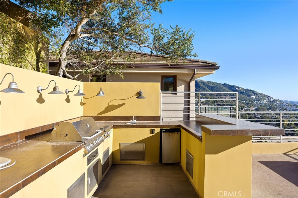 31402 Ceanothus Drive, Laguna Beach CA 92651 - photo 32