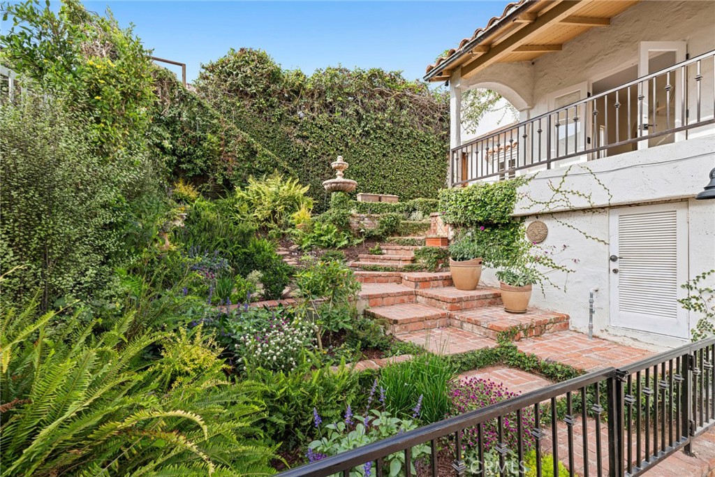 31402 Ocean View, Laguna Beach CA 92651 - photo 17