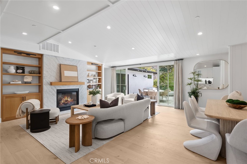 Experience the essence of refined coastal living in this newly reimagined single-level Laguna Beach residence. - 3143 Bonn Drive, Laguna Beach CA 92651 - photo 1
