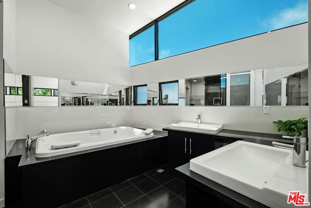 3144 Alta Laguna Boulevard, Laguna Beach CA 92651 - photo 15