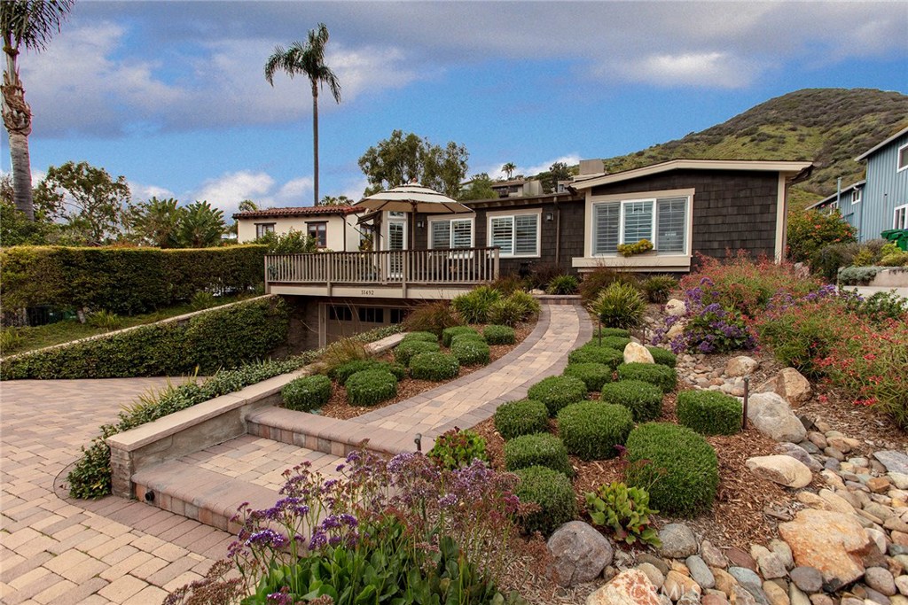 Charming craftsman style with curb appeal! - 31492 West Street, Laguna Beach CA 92651 - photo 1