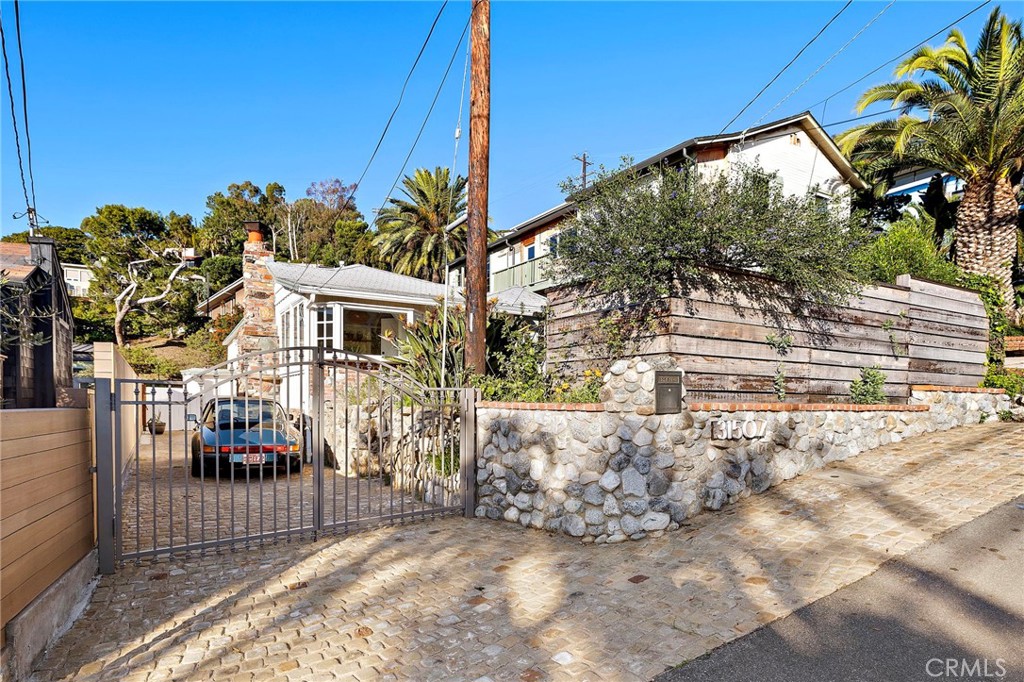 31507 Eagle Rock Way, Laguna Beach CA 92651 - photo 1