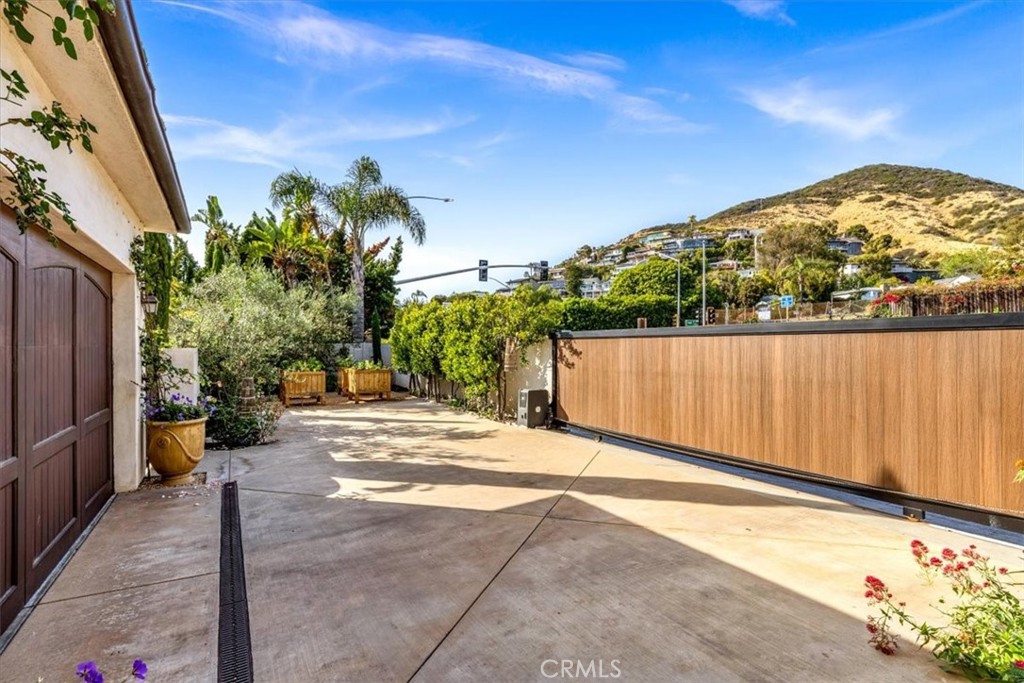 31512 Bluff, Laguna Beach CA 92651 - photo 46