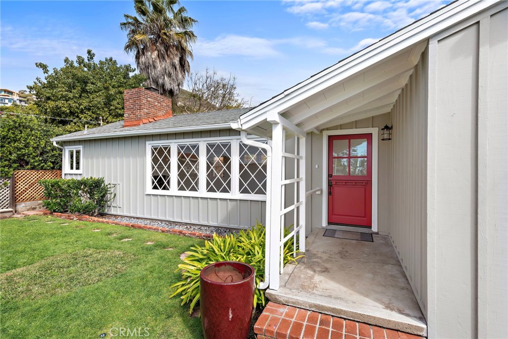 The new red Dutch door is welcoming you home. - 31512 Monterey Street, Laguna Beach CA 92651 - photo 1