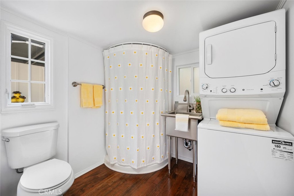 Full bath in the studio with shower, sink, toilet and washer/dryer. - 31521 Summit Road, Laguna Beach CA 92651 - photo 20