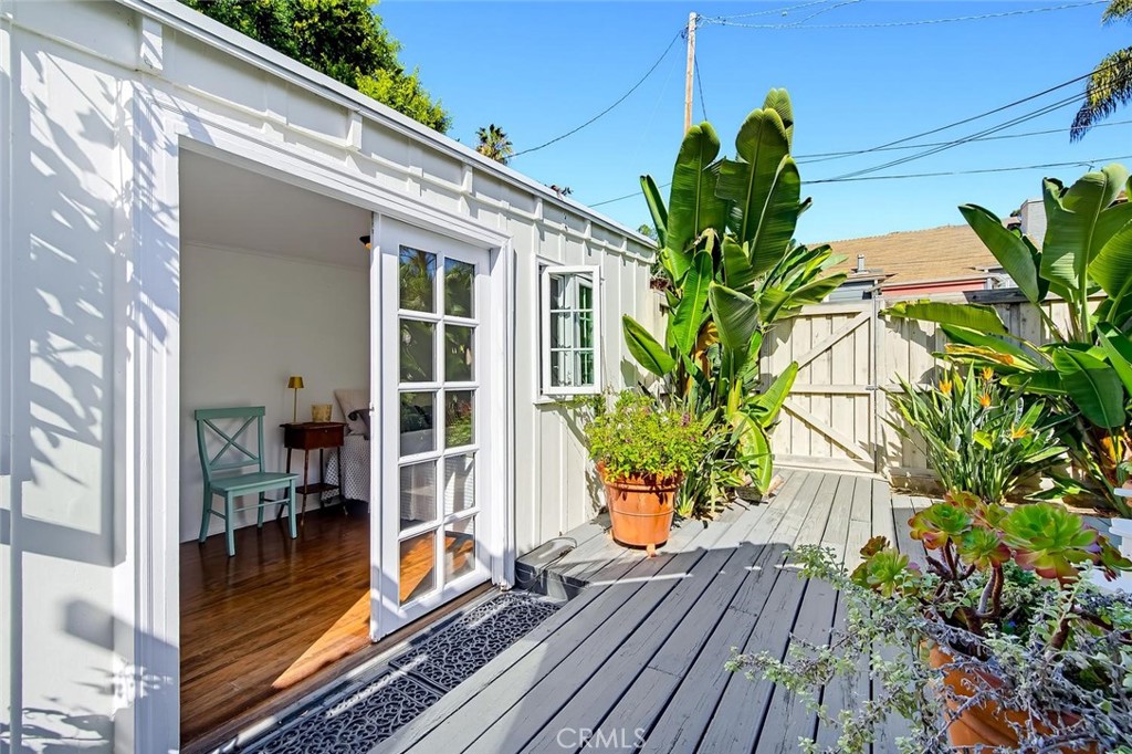 Cutest little guest cottage off the deck that separates it from the main cottage. - 31521 Summit Road, Laguna Beach CA 92651 - photo 27