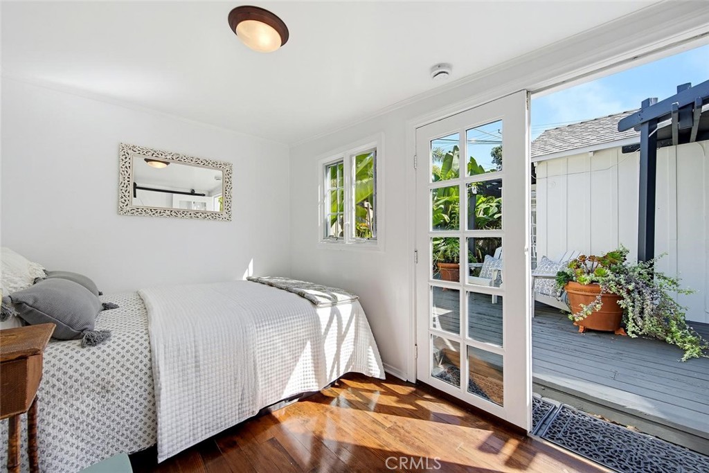 Separate guest cottage with wood floors and French doors. - 31521 Summit Road, Laguna Beach CA 92651 - photo 28