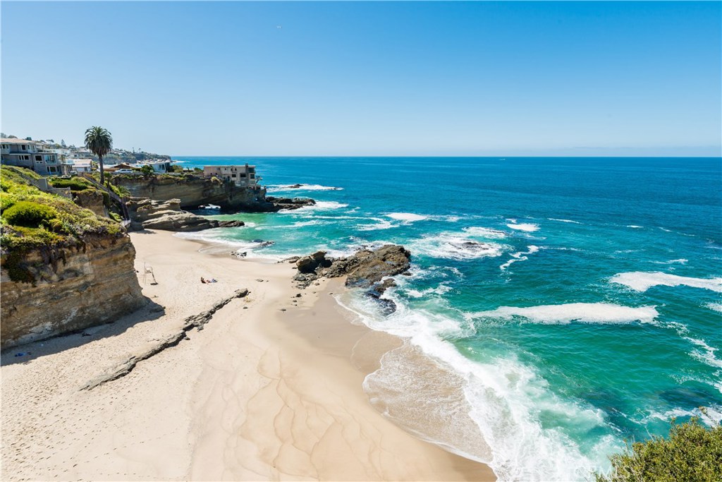 31561 Table Rock Drive 302, Laguna Beach CA 92651 - photo 1