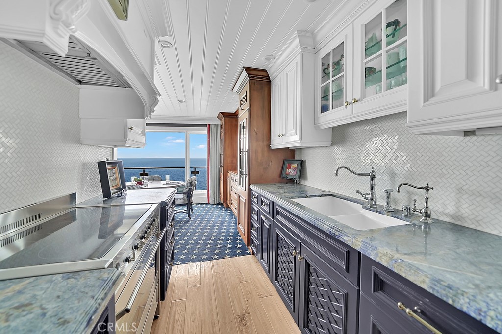 31561 Table Rock Drive 305, Laguna Beach CA 92651 - photo 1
