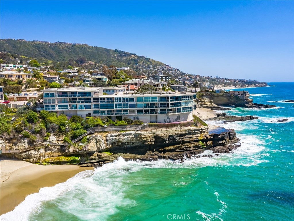 Table Rock Association is a 46-unit condominium community on the ocean. - 31561 Table Rock Drive 418, Laguna Beach CA 92651 - photo 1