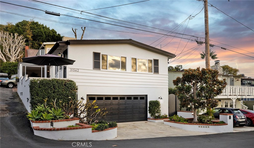 31562 Scenic Drive, Laguna Beach CA 92651 - photo 1