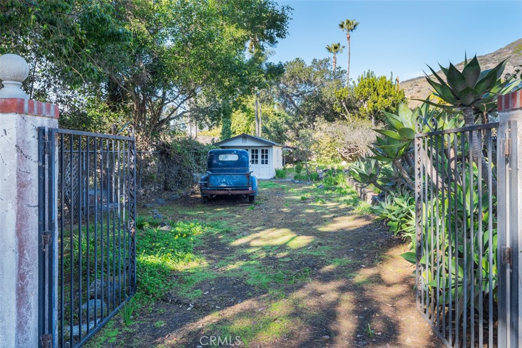Beautiful flat buildable lot - 31565 Eagle Rock Way, Laguna Beach CA 92651 - photo 1