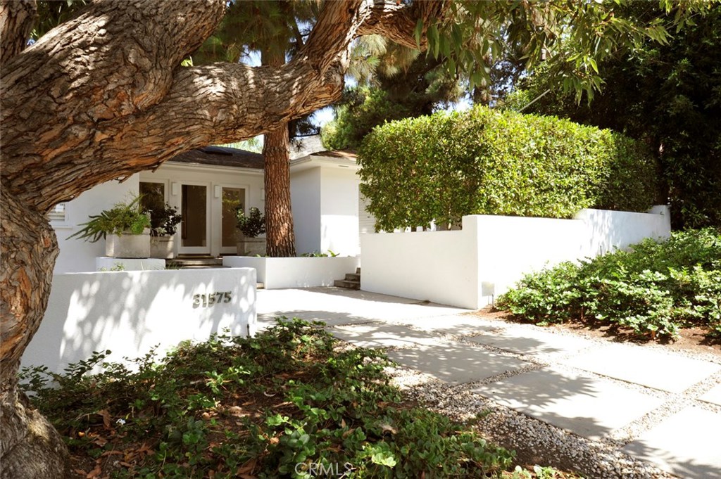 31575 Eagle Rock Way, Laguna Beach CA 92651 - photo 1