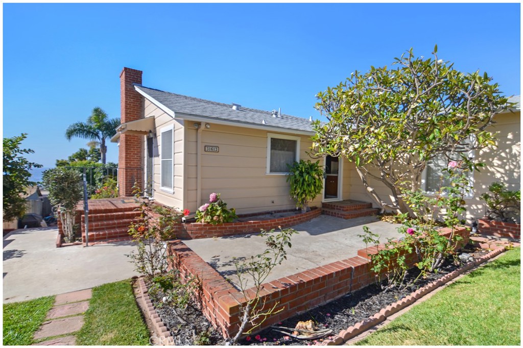 31613 Scenic Drive, Laguna Beach CA 92651 - photo 37