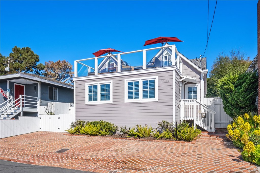 Beautiful frontage with brick driveway only steps to Table Rock Beach - 31626 Virginia Way, Laguna Beach CA 92651 - photo 1