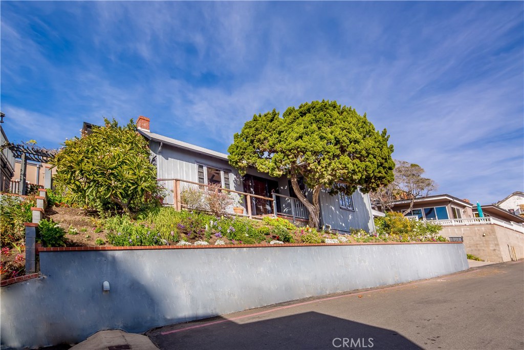31695 Seacliff Drive, Laguna Beach CA 92651 - photo 1