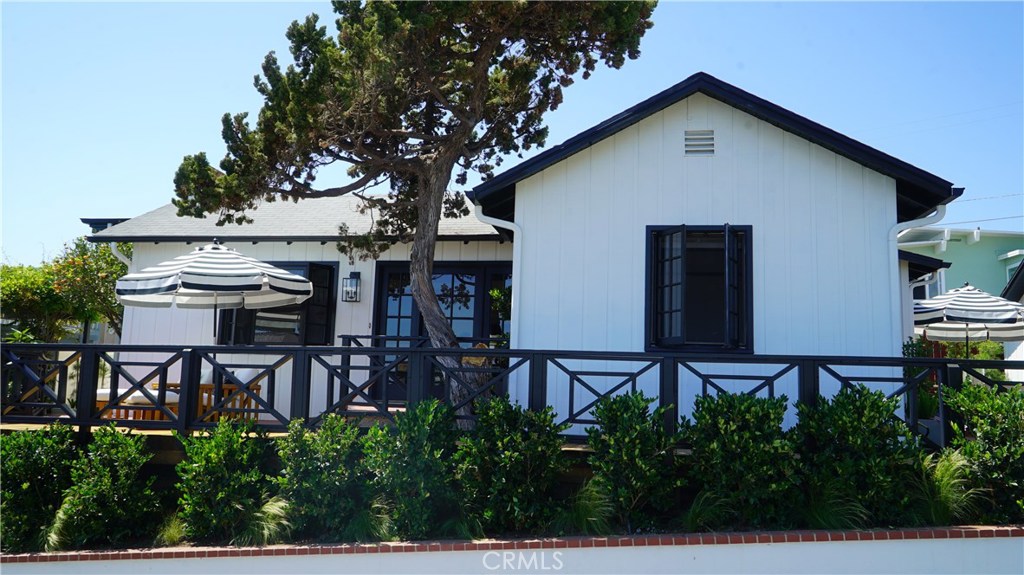 31695 Seacliff Drive, Laguna Beach CA 92651 - photo 1