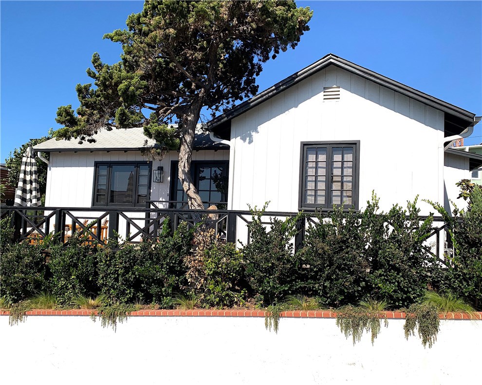 31695 Seacliff Drive, Laguna Beach CA 92651 - photo 1
