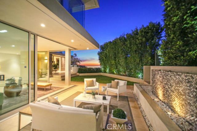 31696 Seacliff Drive, Laguna Beach CA 92651 - photo 1