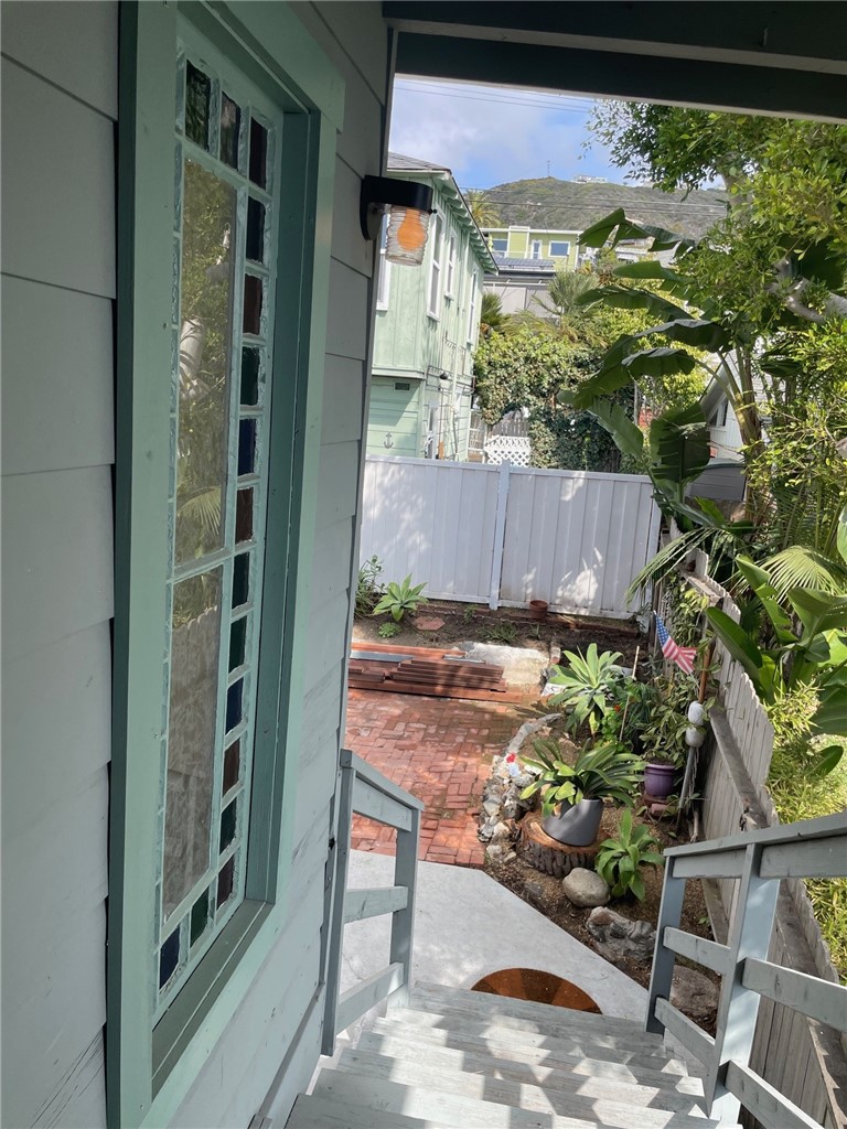 Entry stairs from driveway. - 31696 Third Ave C, Laguna Beach CA 92651 - photo 3