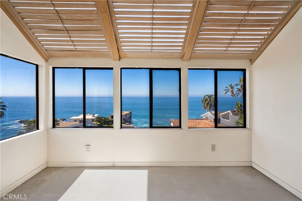 31706 Seacliff Drive, Laguna Beach CA 92651 - photo 1