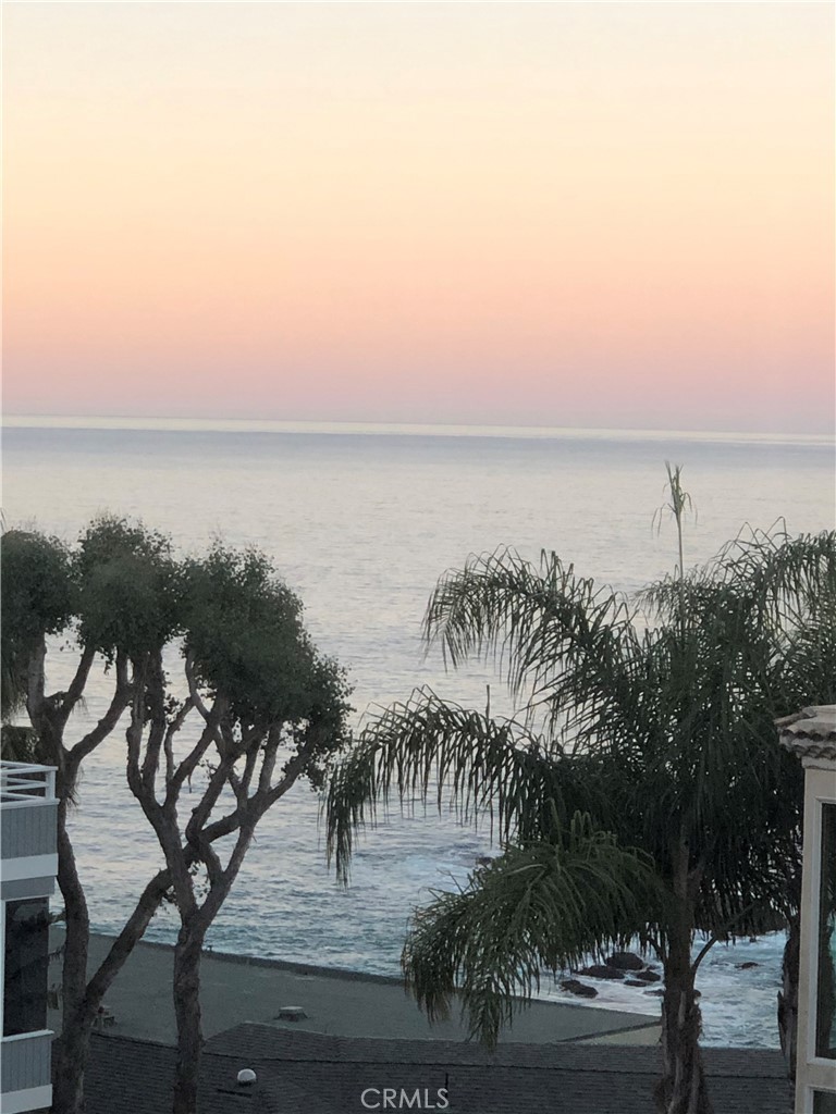 "Ocean close" living has huge benefits...a relaxing lifestyle. - 31717 Seacliff Drive, Laguna Beach CA 92651 - photo 1
