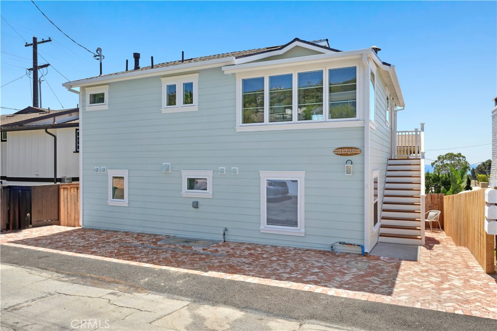 Lower Left Unit - 31721 Fairview Road Lower Left, Laguna Beach CA 92651 - photo 1