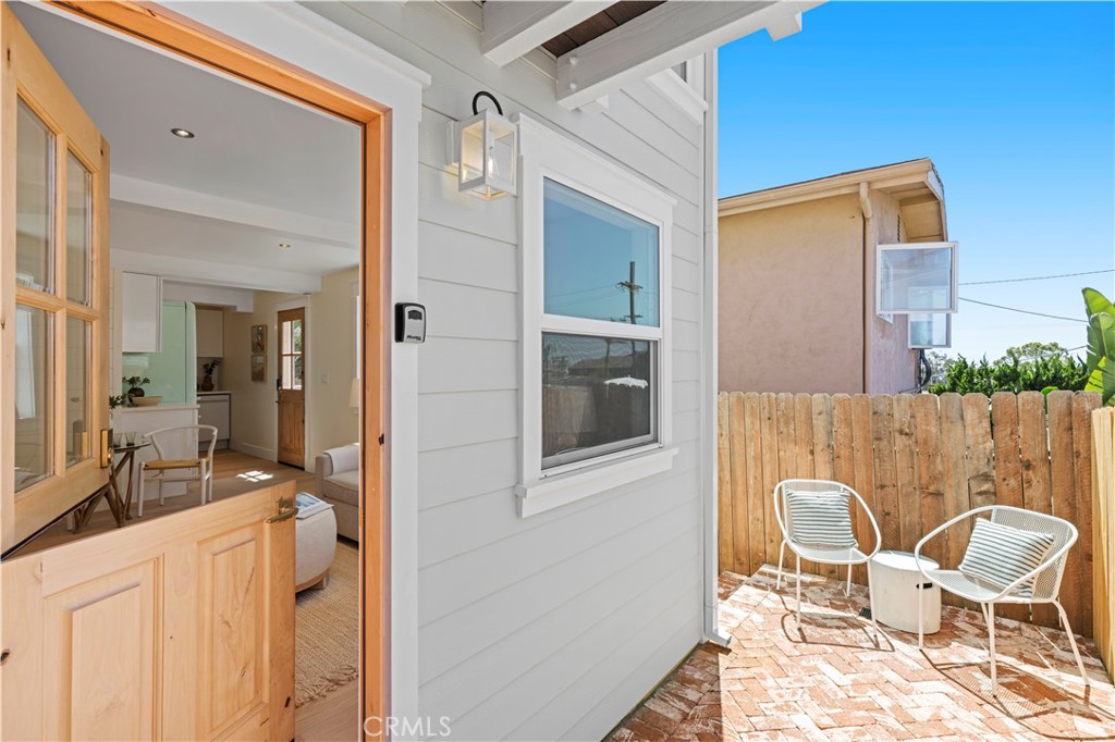 Welcome to 31721 Fairview Lower Right - 31721 Fairview Road Lower Right, Laguna Beach CA 92651 - photo 1