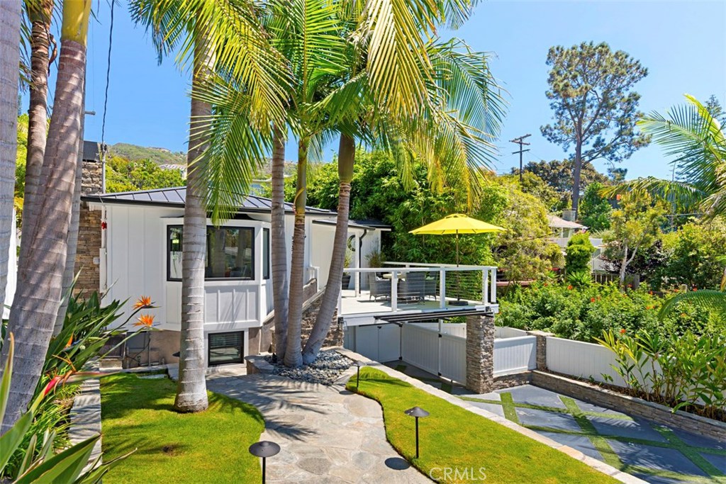 31722 Scenic Drive, Laguna Beach CA 92651 - photo 1