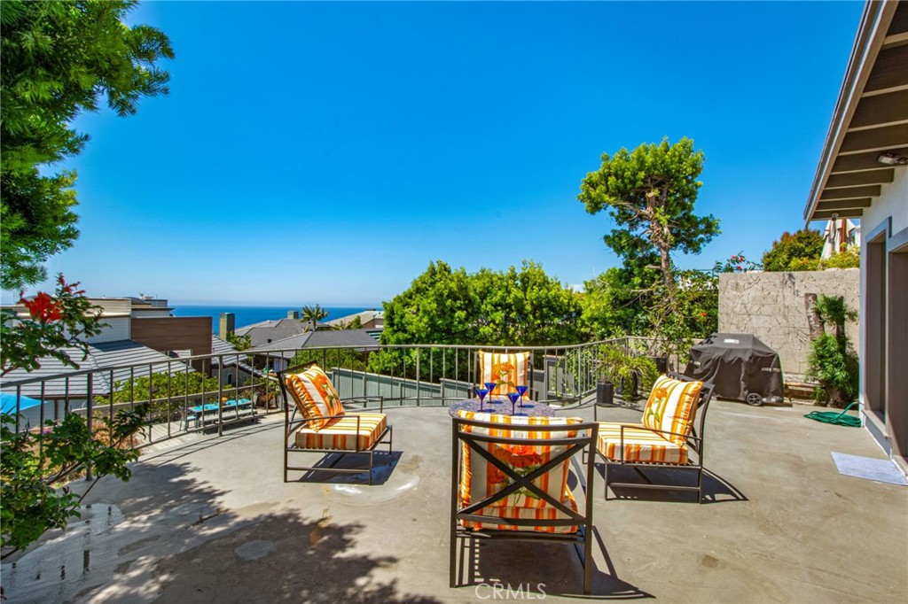 OCEAN VIEWS FROM TOP DECK AREA! - 31731 Seacove, Laguna Beach CA 92651 - photo 10