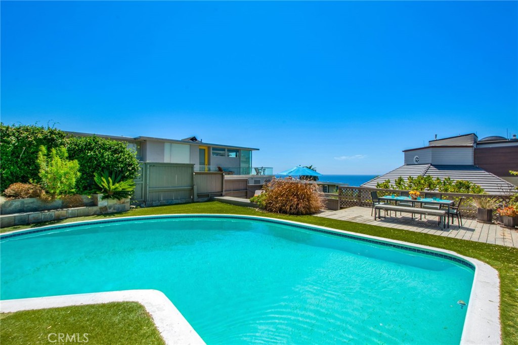 Closer view of pool area and OCEAN VIEWS! - 31731 Seacove, Laguna Beach CA 92651 - photo 70