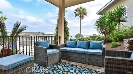 31736 Seacliff Drive, Laguna Beach CA 92651 - photo 2