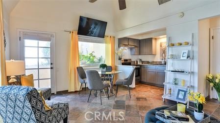 31736 Seacliff Drive, Laguna Beach CA 92651 - photo 4