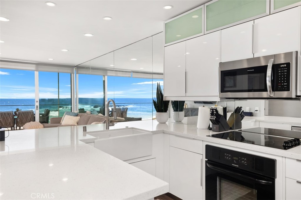 Quartz Counters - 31755 Coast 106, Laguna Beach CA 92651 - photo 9