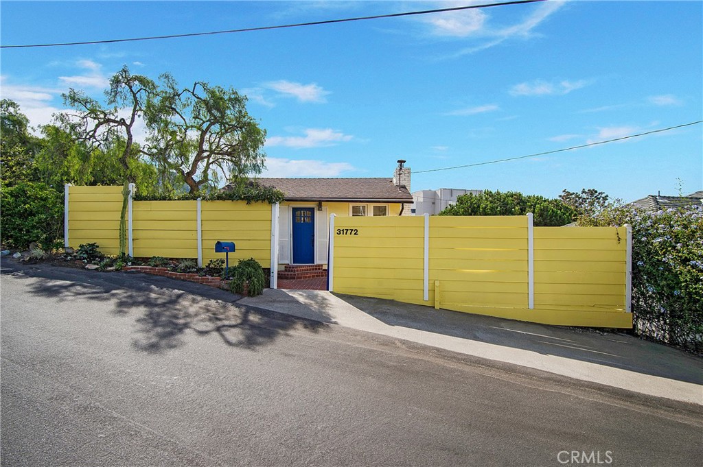 Street view with one dedicated parking space in front - 31772 5th Avenue, Laguna Beach CA 92651 - photo 1