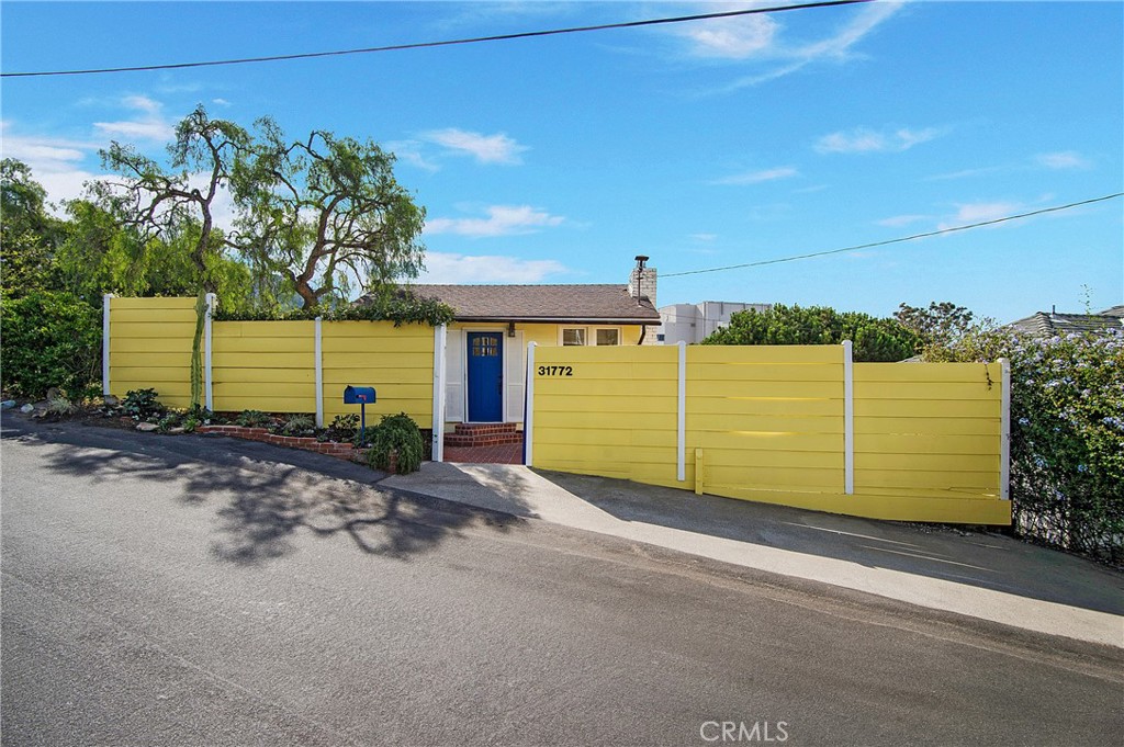 Street view with one dedicated parking space in front - 31772 5th Avenue, Laguna Beach CA 92651 - photo 1
