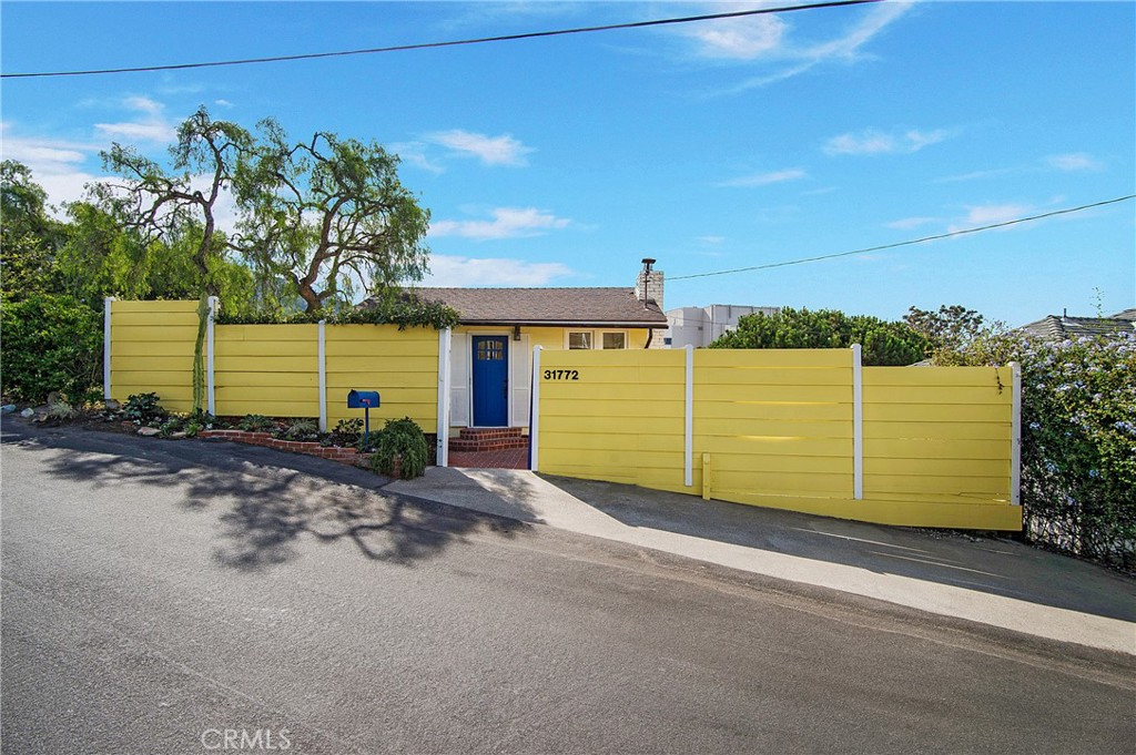 Street view with one dedicated parking space in front - 31772 5th Avenue, Laguna Beach CA 92651 - photo 1