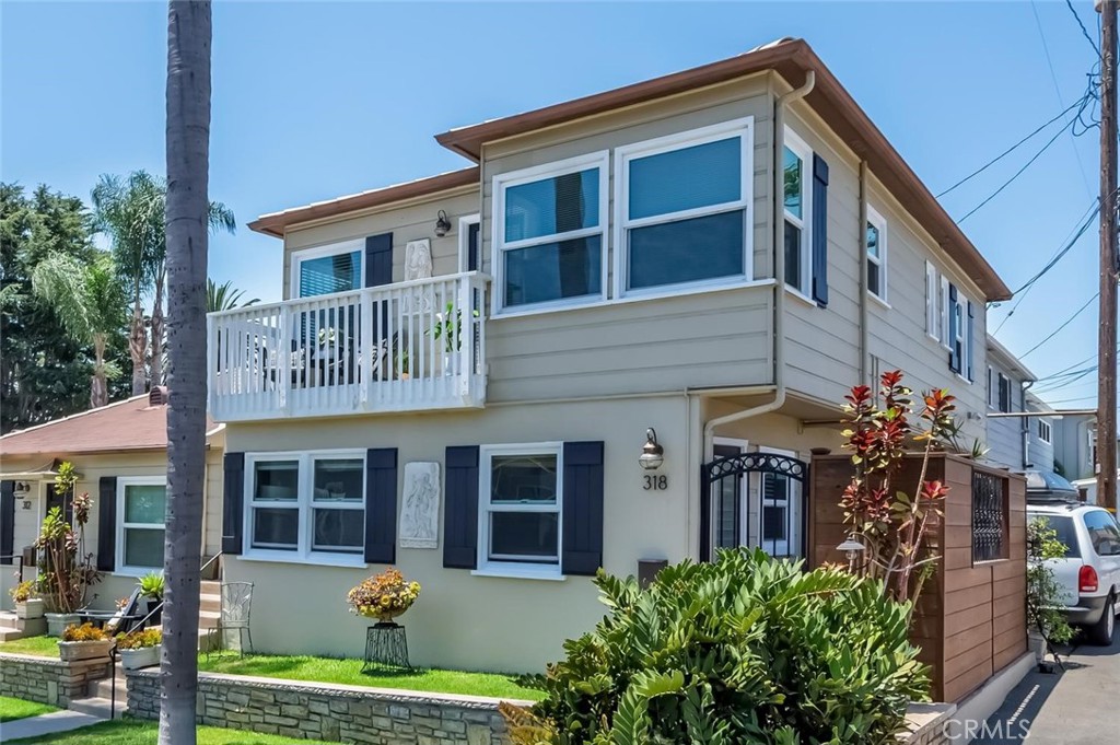 Lower unit - 318 Holly Street, Laguna Beach CA 92651 - photo 1