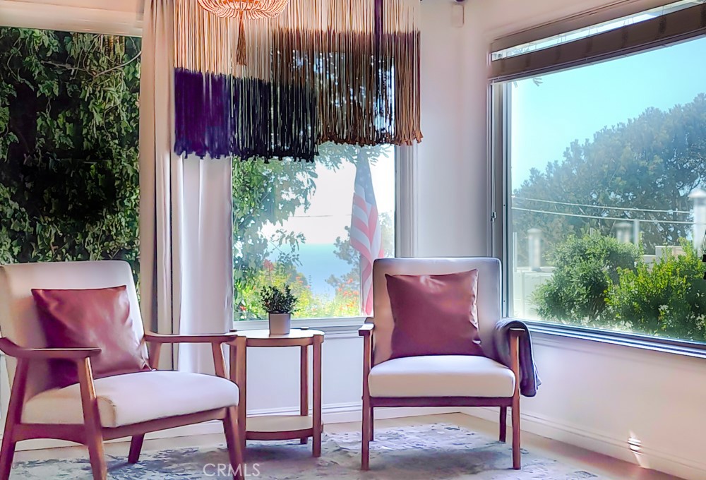 Living room - 31828 7th Avenue, Laguna Beach CA 92651 - photo 1