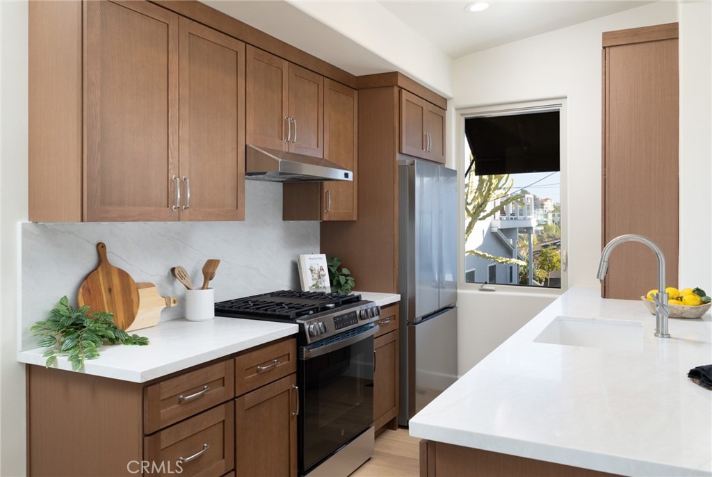 31867 Circle Drive, Laguna Beach CA 92651 - photo 12