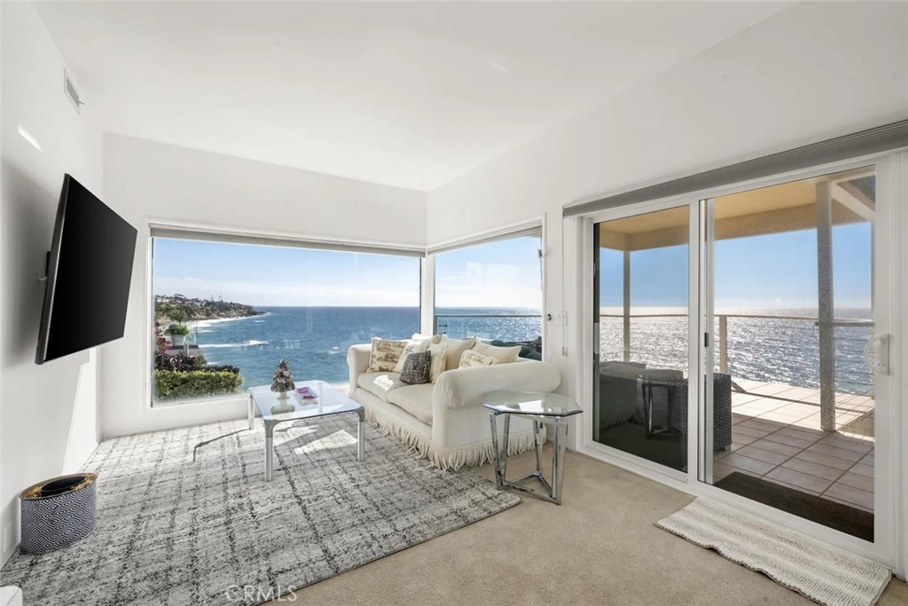 31877 Circle Drive, Laguna Beach CA 92651 - photo 10