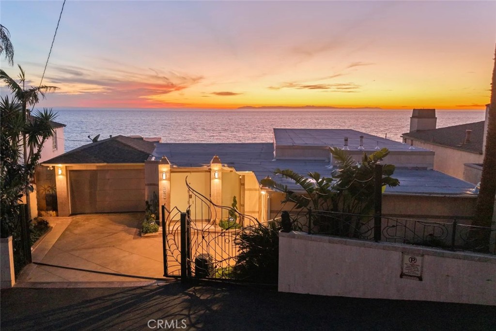 31877 Circle Drive, Laguna Beach CA 92651 - photo 19
