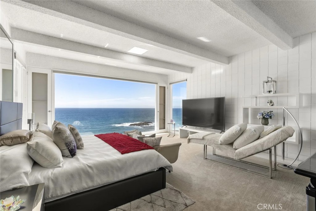 31877 Circle Drive, Laguna Beach CA 92651 - photo 21