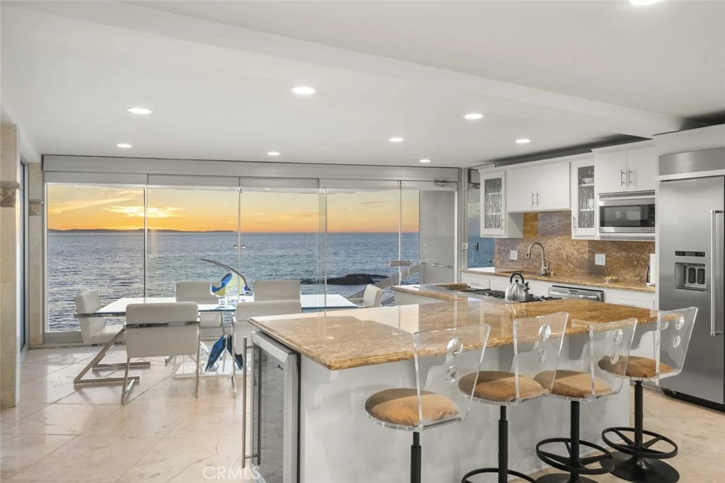 31877 Circle Drive, Laguna Beach CA 92651 - photo 23
