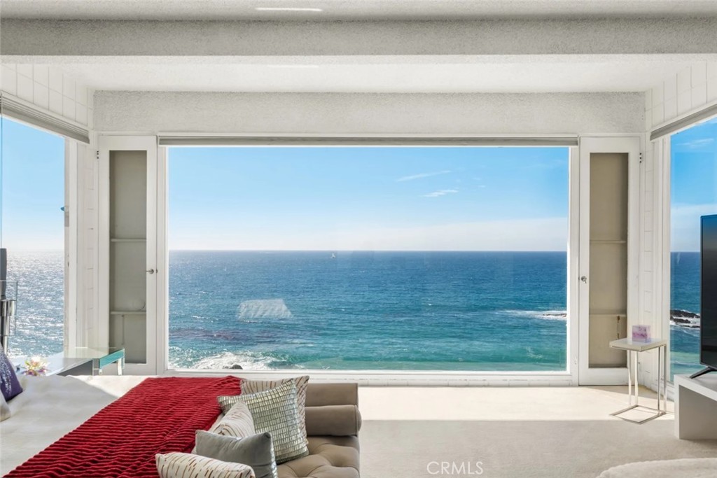 31877 Circle Drive, Laguna Beach CA 92651 - photo 29