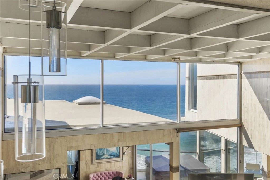 31877 Circle Drive, Laguna Beach CA 92651 - photo 33