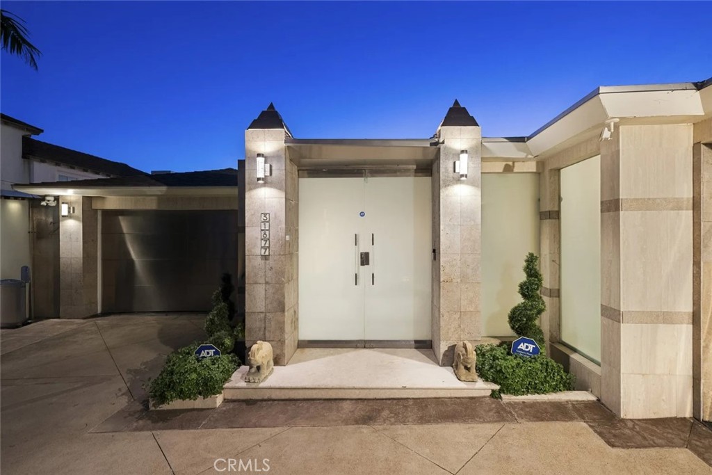 31877 Circle Drive, Laguna Beach CA 92651 - photo 68