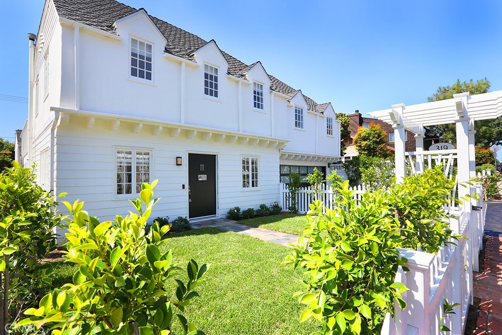 Front Lawn - 319 Cypress Drive, Laguna Beach CA 92651 - photo 1
