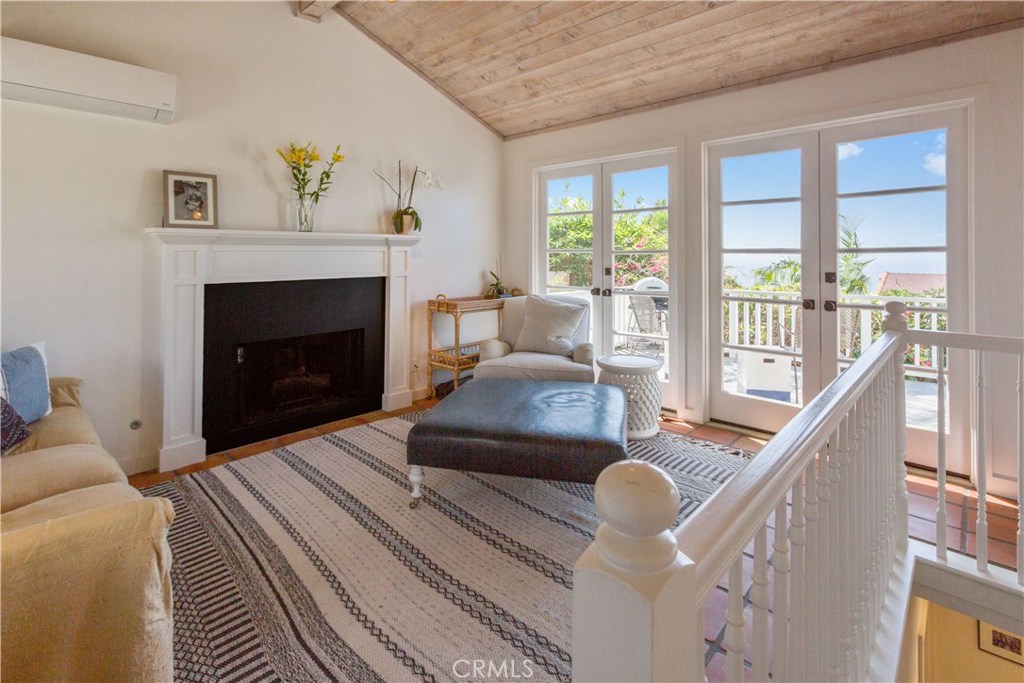 31907 Crestwood Place, Laguna Beach CA 92651 - photo 1